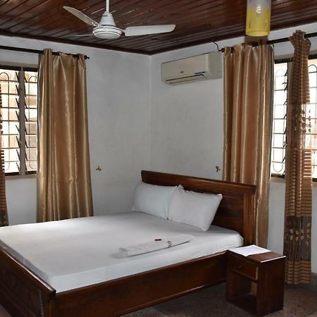 Bed and Breakfast Kituri Royal Annex à Dar es Salaam Extérieur photo