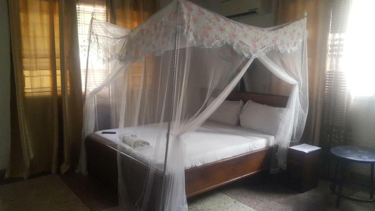 Bed and Breakfast Kituri Royal Annex à Dar es Salaam Extérieur photo